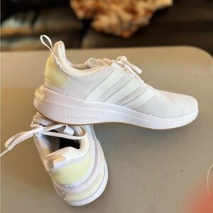 NWOT Adidas Cloudfoam White Sneakers
